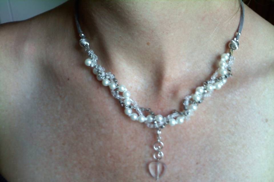 This necklace can be worn with or without the hanging heart.