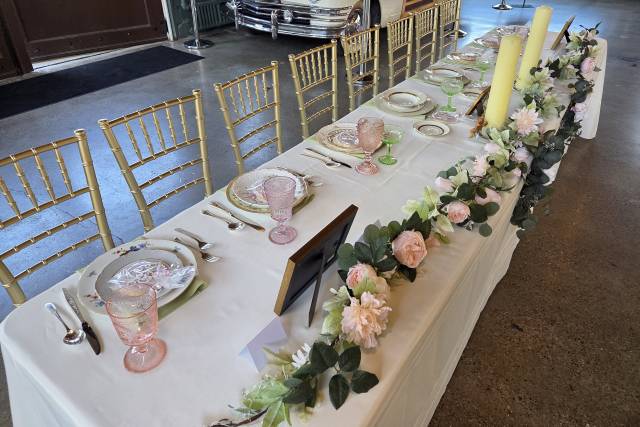 Head table dishes