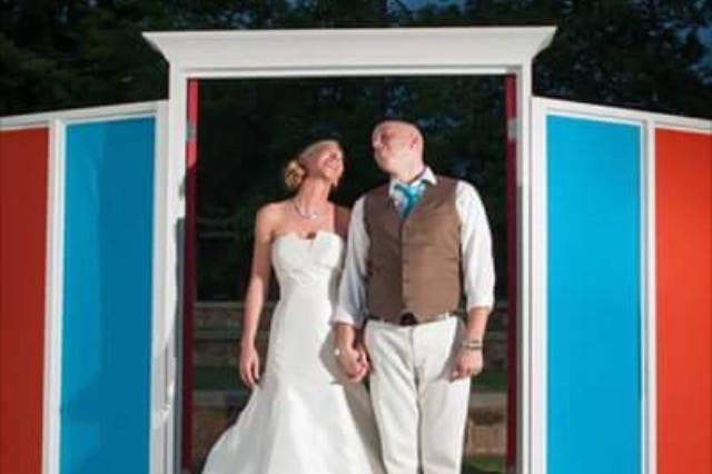 Aisle Marry You- Athens Efficient Officiant
