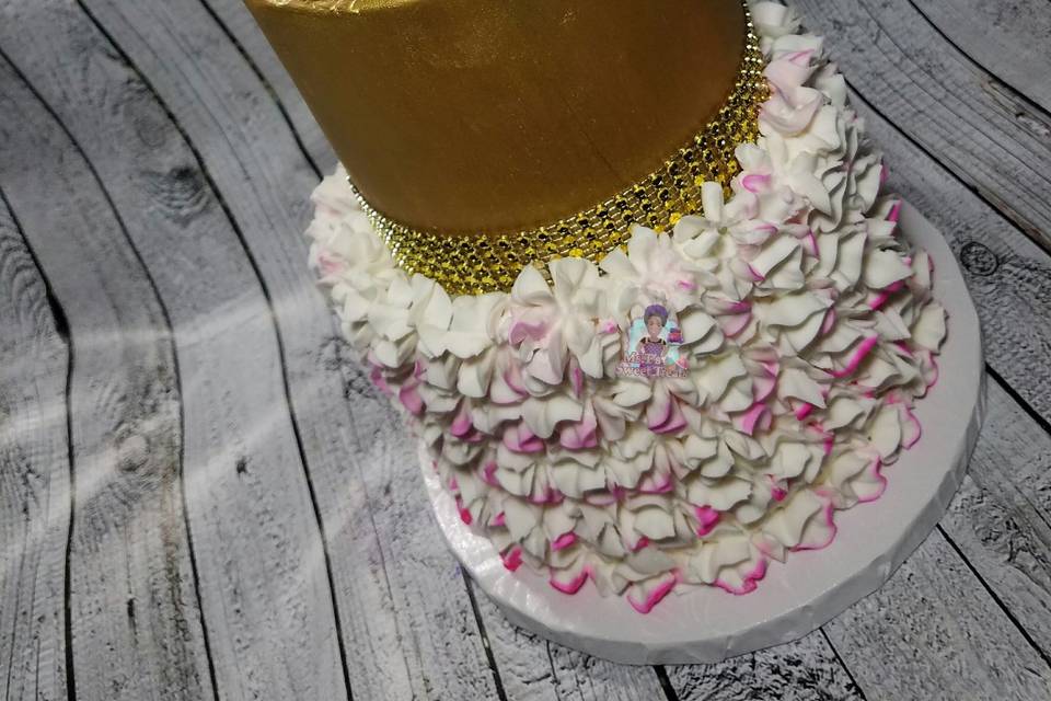 Gold center cake