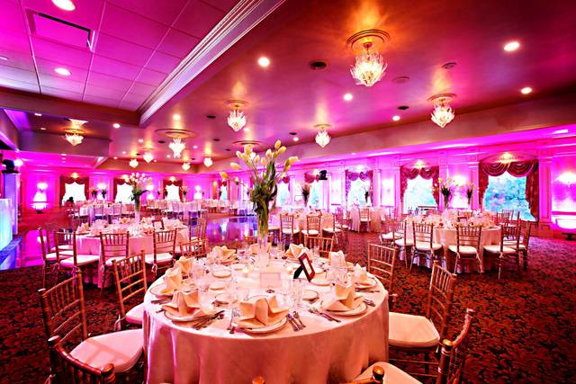 Table setting and decor