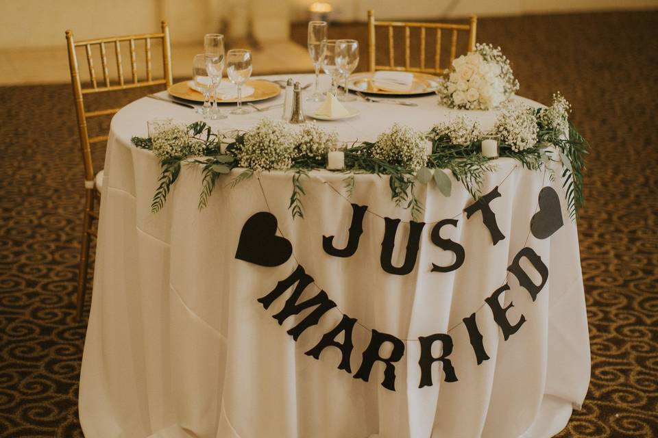 Newlyweds table