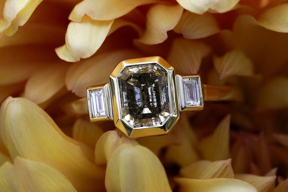 Salt/Pepper Architectural Ring