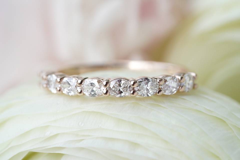 Oval rose gold wedding band