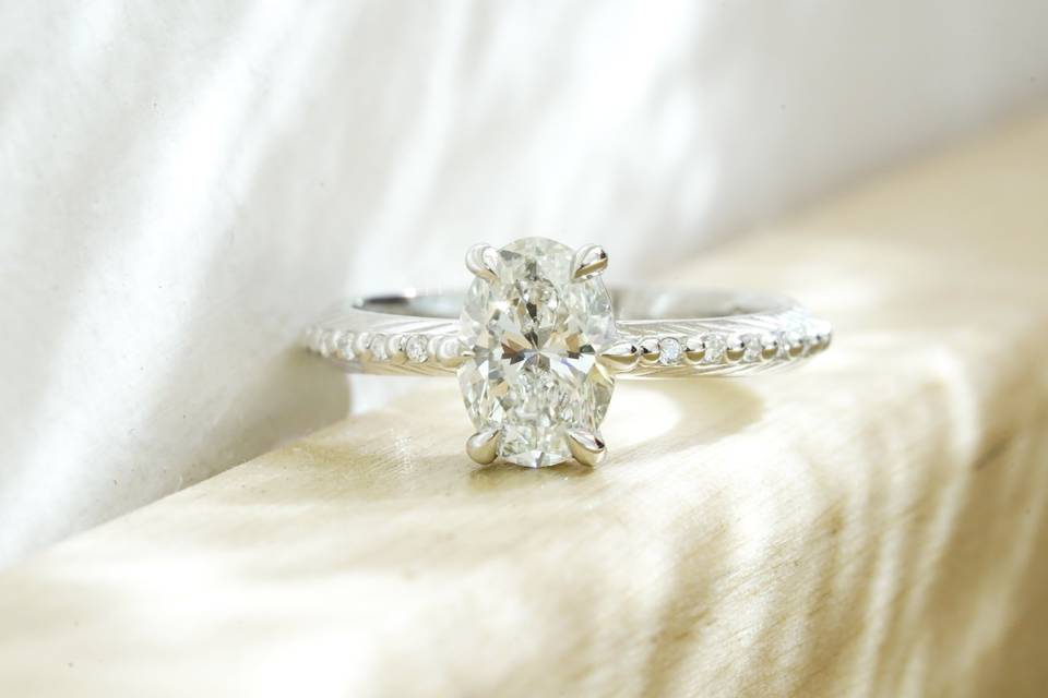 Oval Candian Diamond Eng Ring