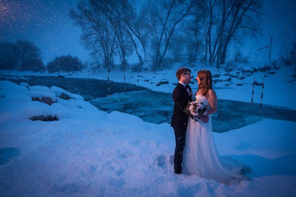 Riverside Plaza Winter Wedding