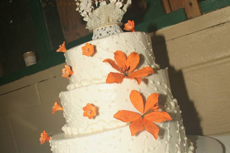 3 layered wedding cake