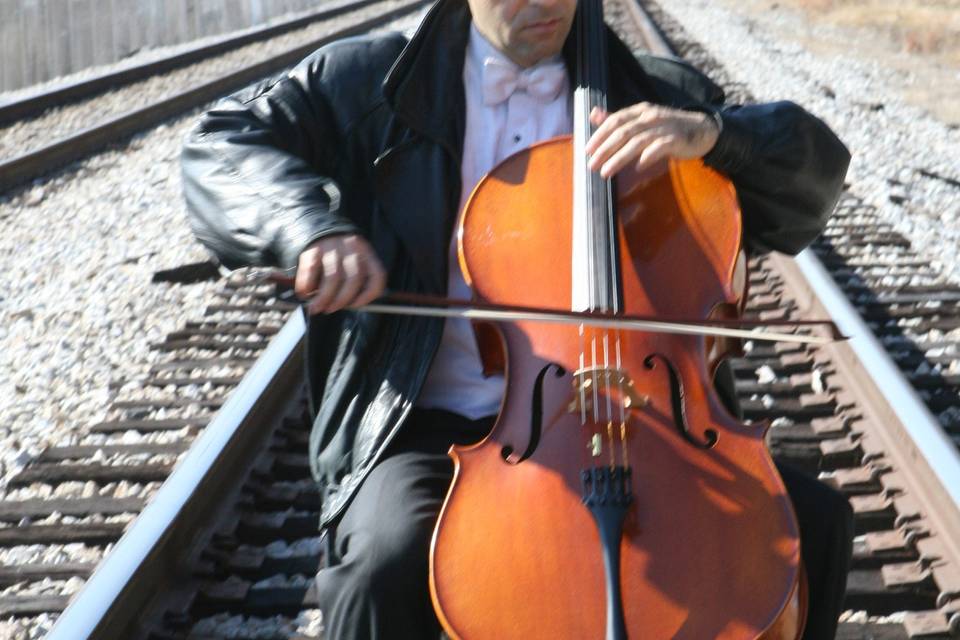 Roy Harran Cellist