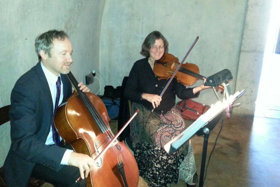 Vlazville Music's Skyline Duo sounds great for ceremonies and cocktail hour in wine caves!