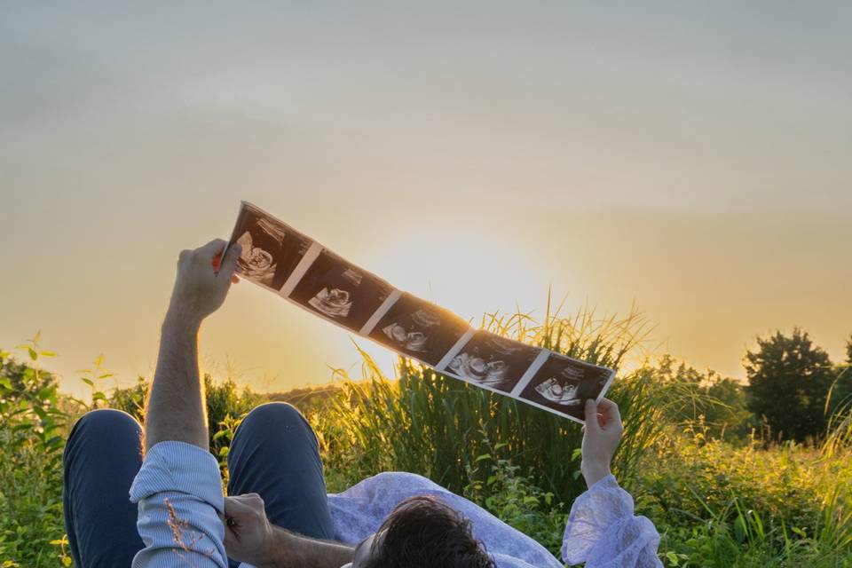 Outdoor Maternity Shoot
