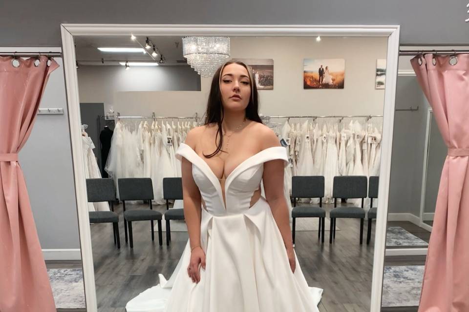 The 10 Best Wedding Dresses in Louisville, CO - WeddingWire