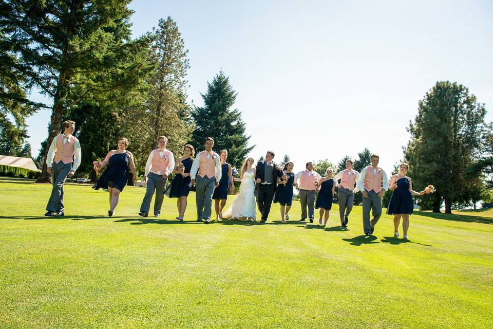 Couple with their bridesmaids and groomsmen