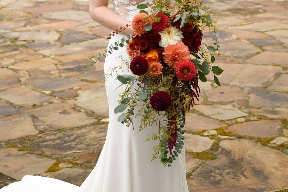 Large Cascading bouquet