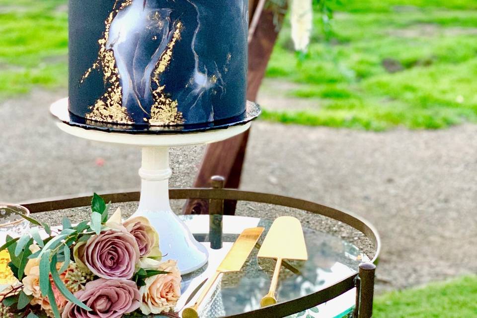 Marble Smoke wedding cake