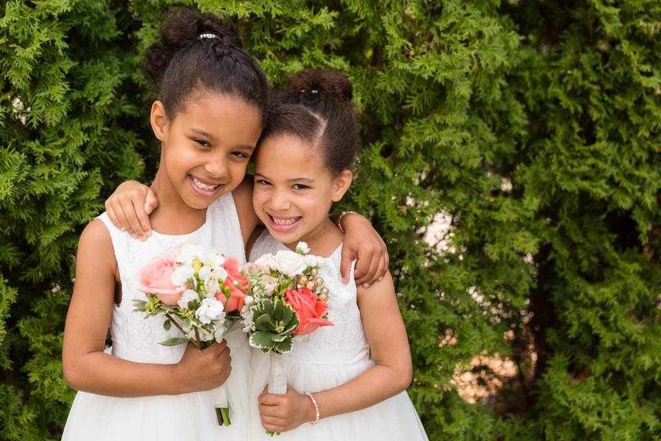 Girls smiling - Midwest LifeShots Photography