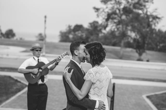 Newlyweds accompanied by the music