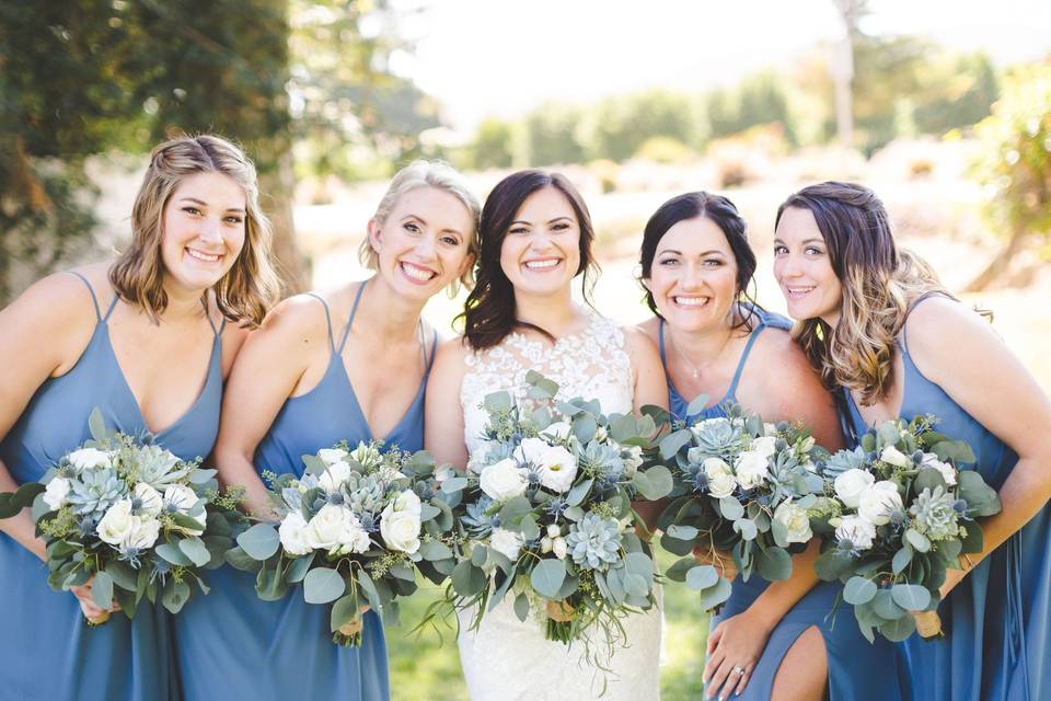 Bride & Bridesmaids.