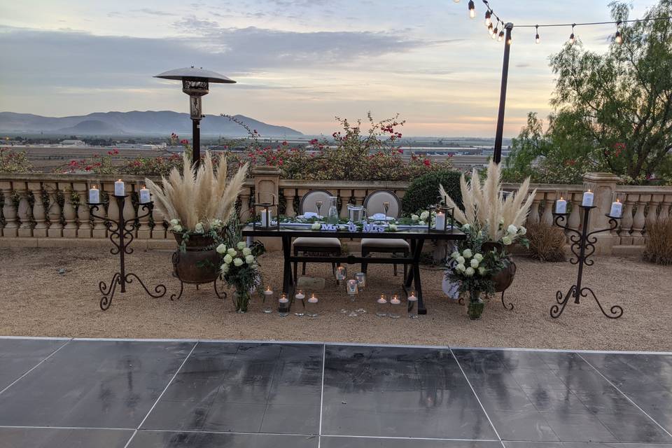 Sweetheart table