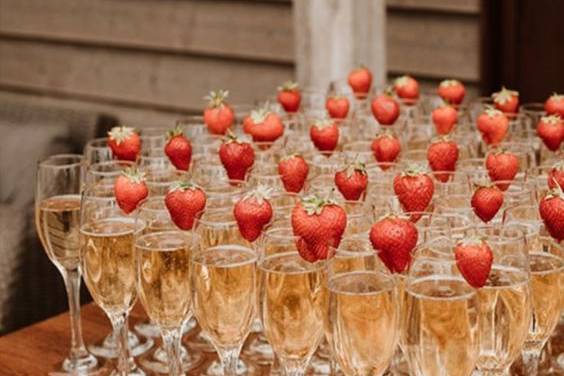 Champagne Pours