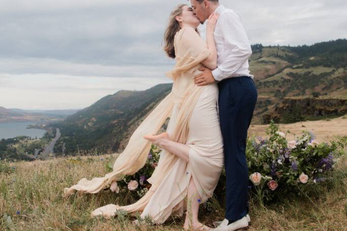 Rowena Crest Elopement