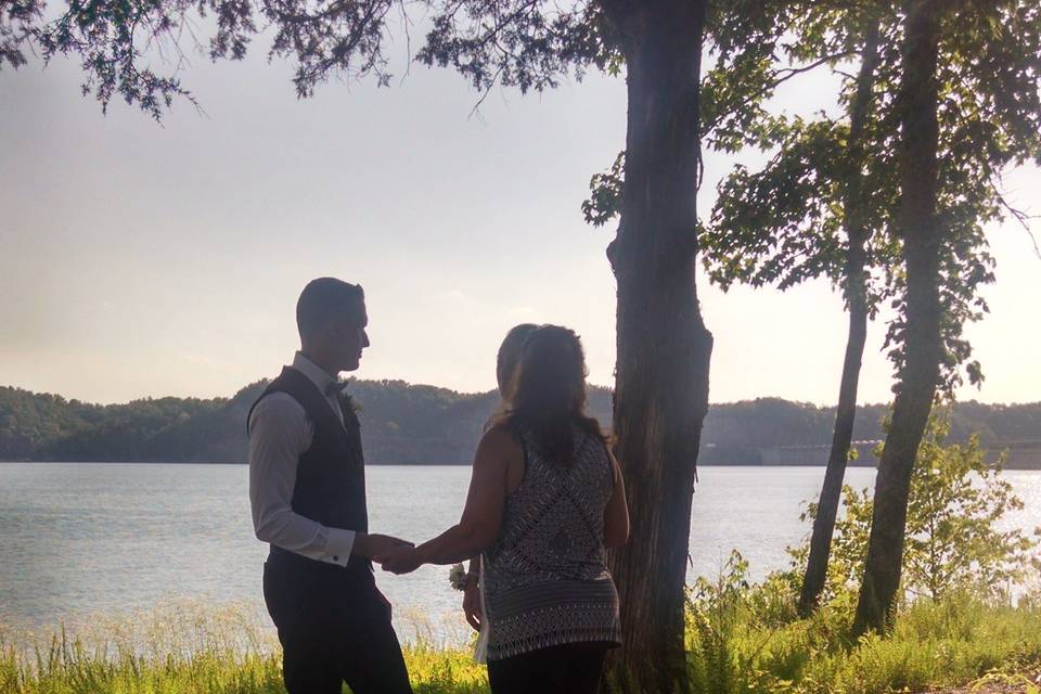 A beautiful evening ceremony at Halcomb's Landing on Lake Cumberland, KY