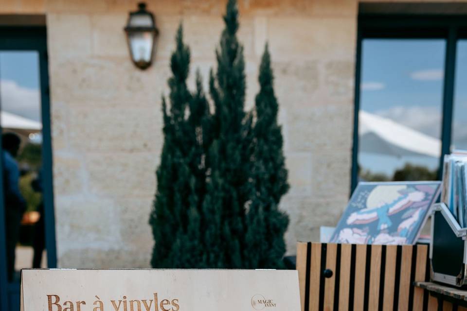 Vinyl Bar