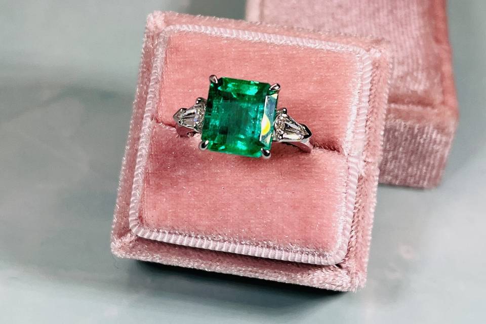 Three Stone Emerald Diamond