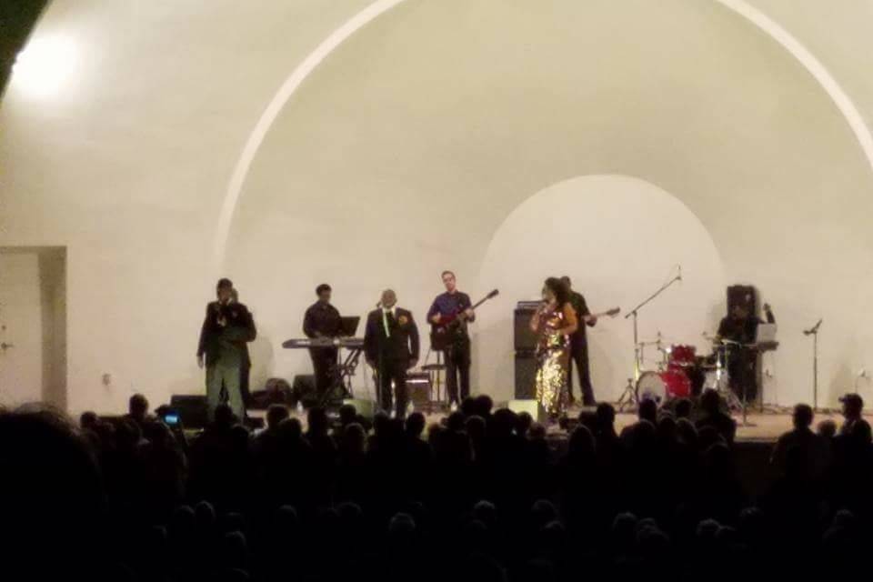 Echo's Of The Platters featuring New Groove over 6,000 People in Sun City, Arizona