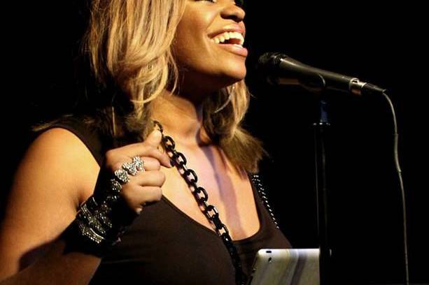 Jennifer Browne | Lead vocalist