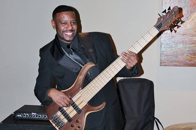 Ray Love | Bass