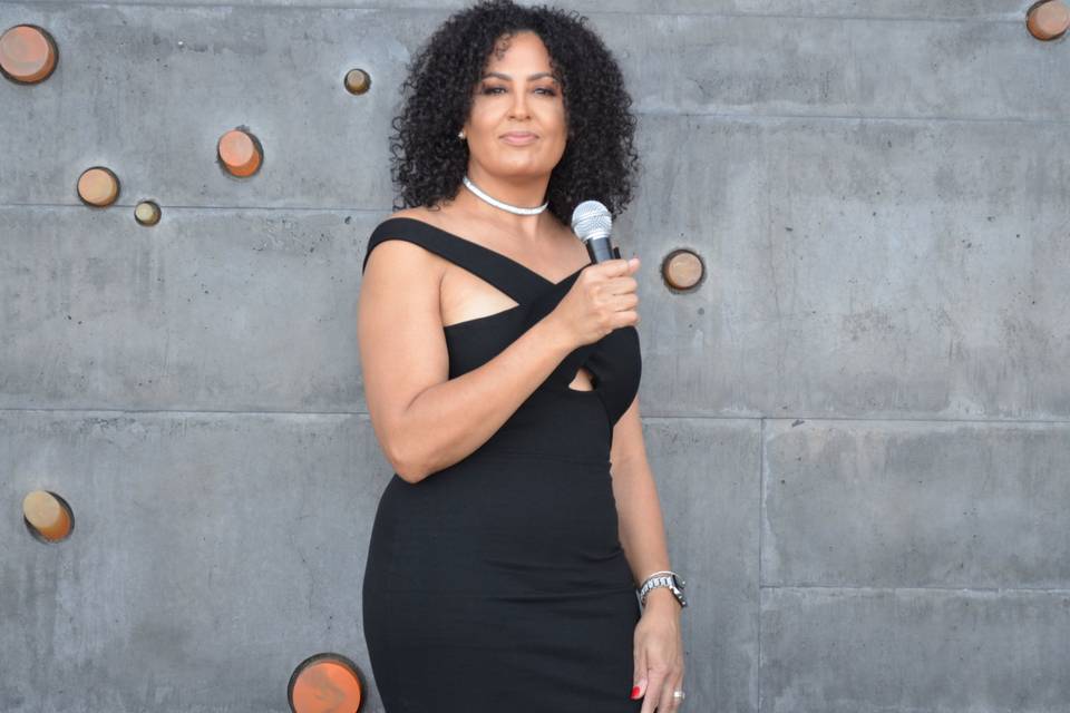 Suzann Rhymes | Vocalist
