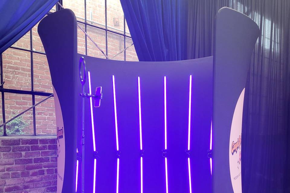 Enclosed 360 LED Video Booth