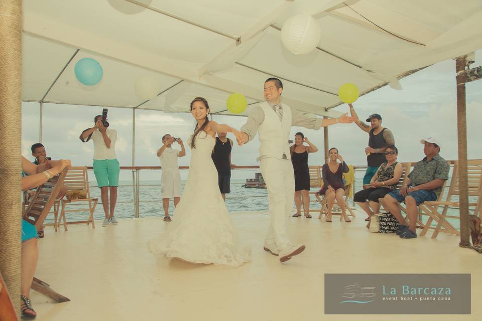 La Barcaza Wedding And Event Boat