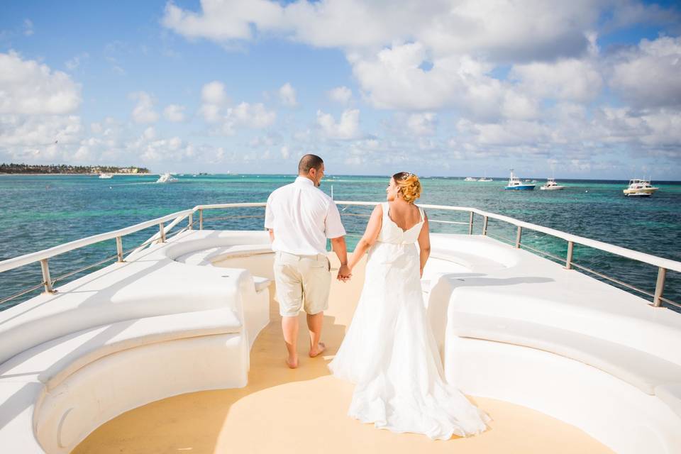 La Barcaza Wedding And Event Boat