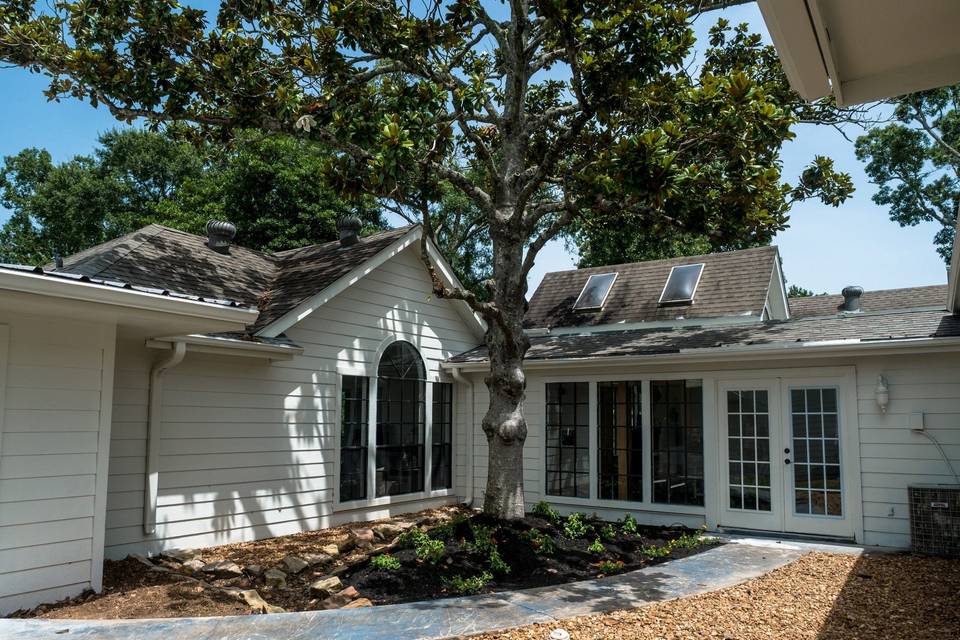 Serenity Rose Farmhouse & Event Space in Conroe, TXPhoto: Eric Velado