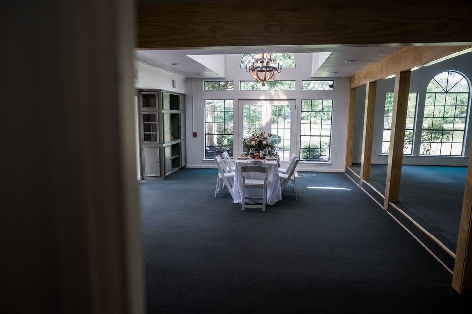 Serenity Rose Farmhouse & Event Space in Conroe, TXDesign: Melanie AbrantesPhoto: Eric Velado Linens & Chairs: EB Inc