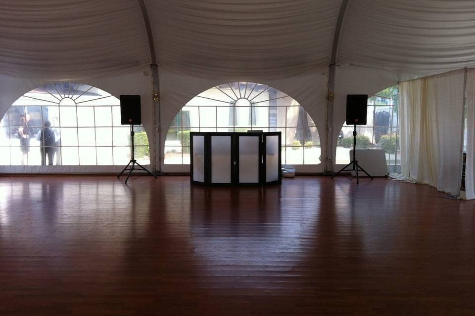 Ideal Media DJ, Lighting & Drape