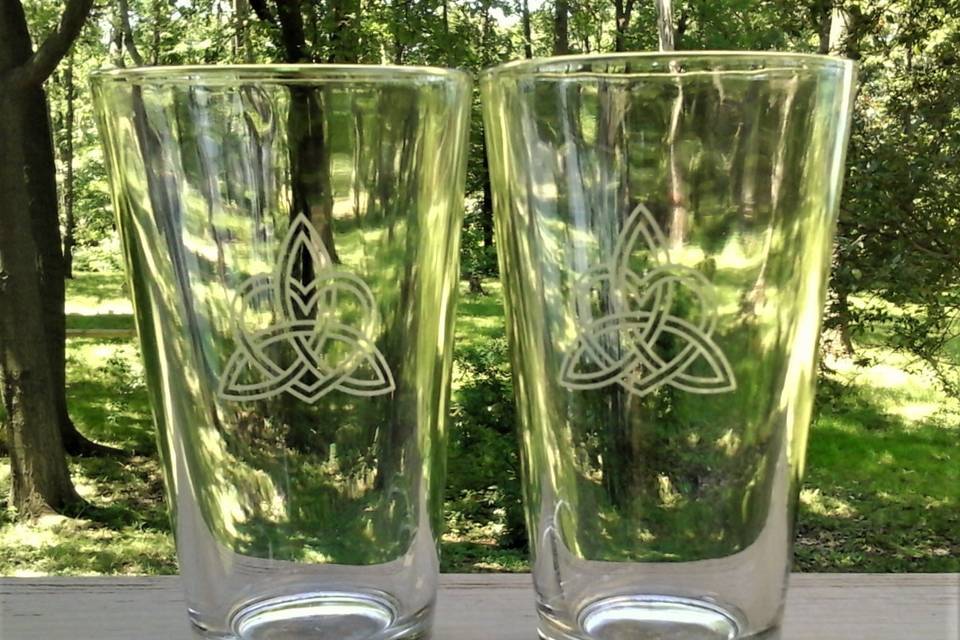 Personalized Laser-Etched Wine Glass w/Celtic Love Knot Monogram