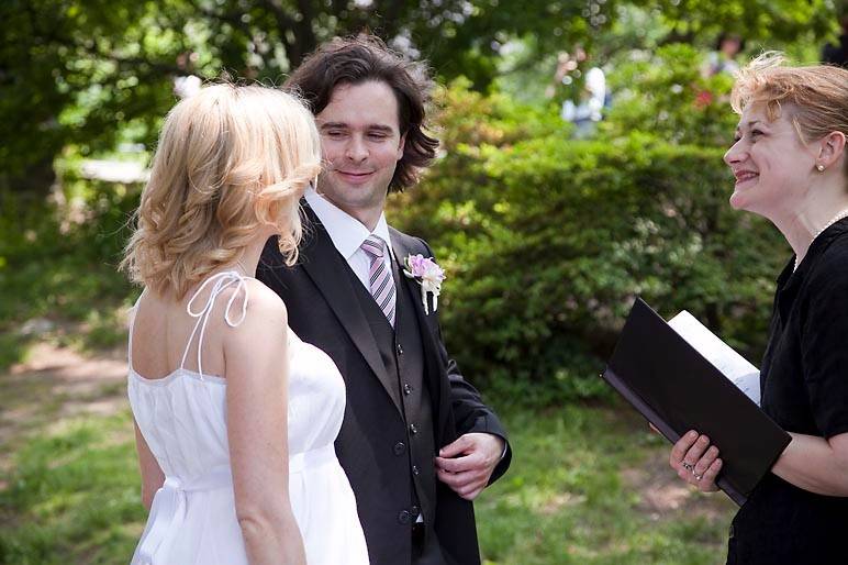 Rev. Annie NYC - Wedding Officiant