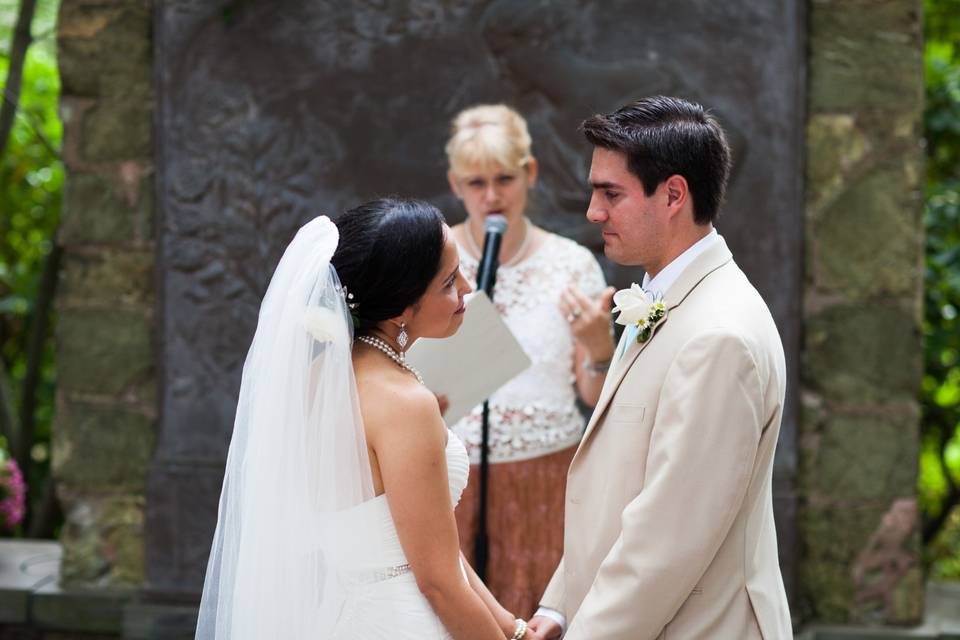 Rev. Annie NYC - Wedding Officiant