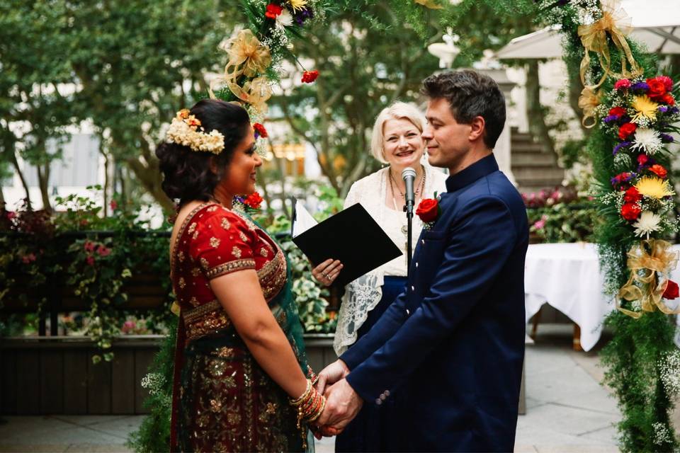 Rev. Annie NYC - Wedding Officiant