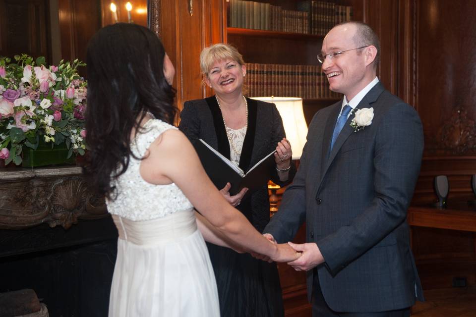 Rev. Annie NYC - Wedding Officiant