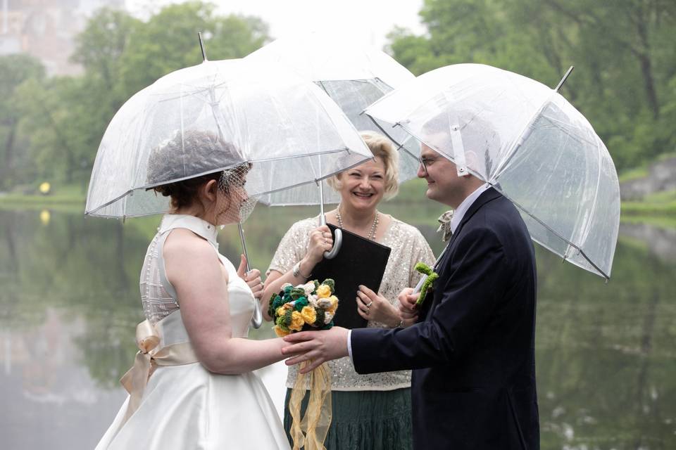 Rev. Annie NYC - Wedding Officiant