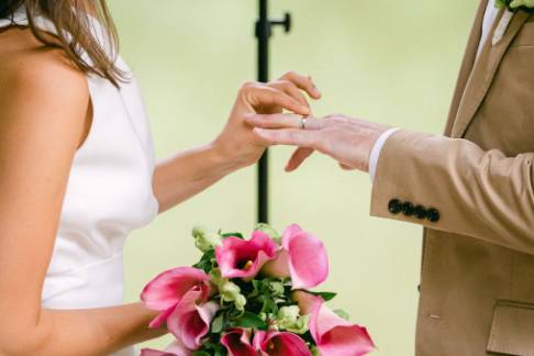 Rev. Annie NYC - Wedding Officiant