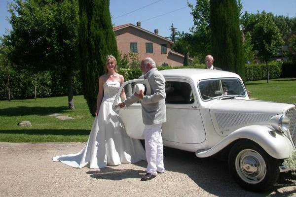 Bride and citroen