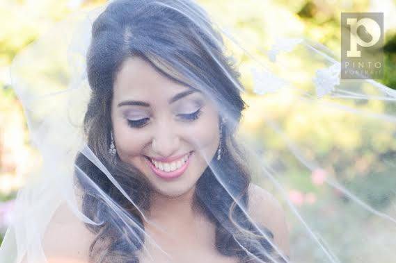 Bridal veil and bouquet