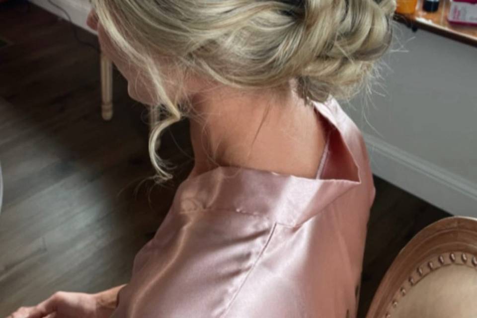 Low bun with twisted texture