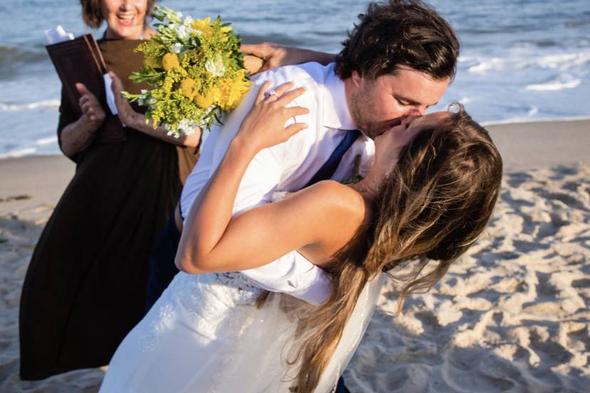 We love beach weddings