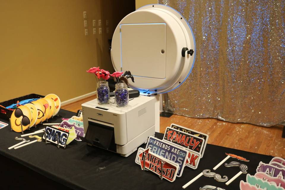 Platinum Disc Jockeys & Photo Booths