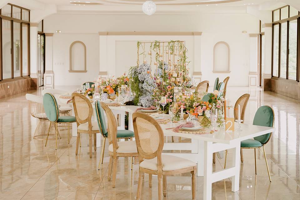 Decor S table